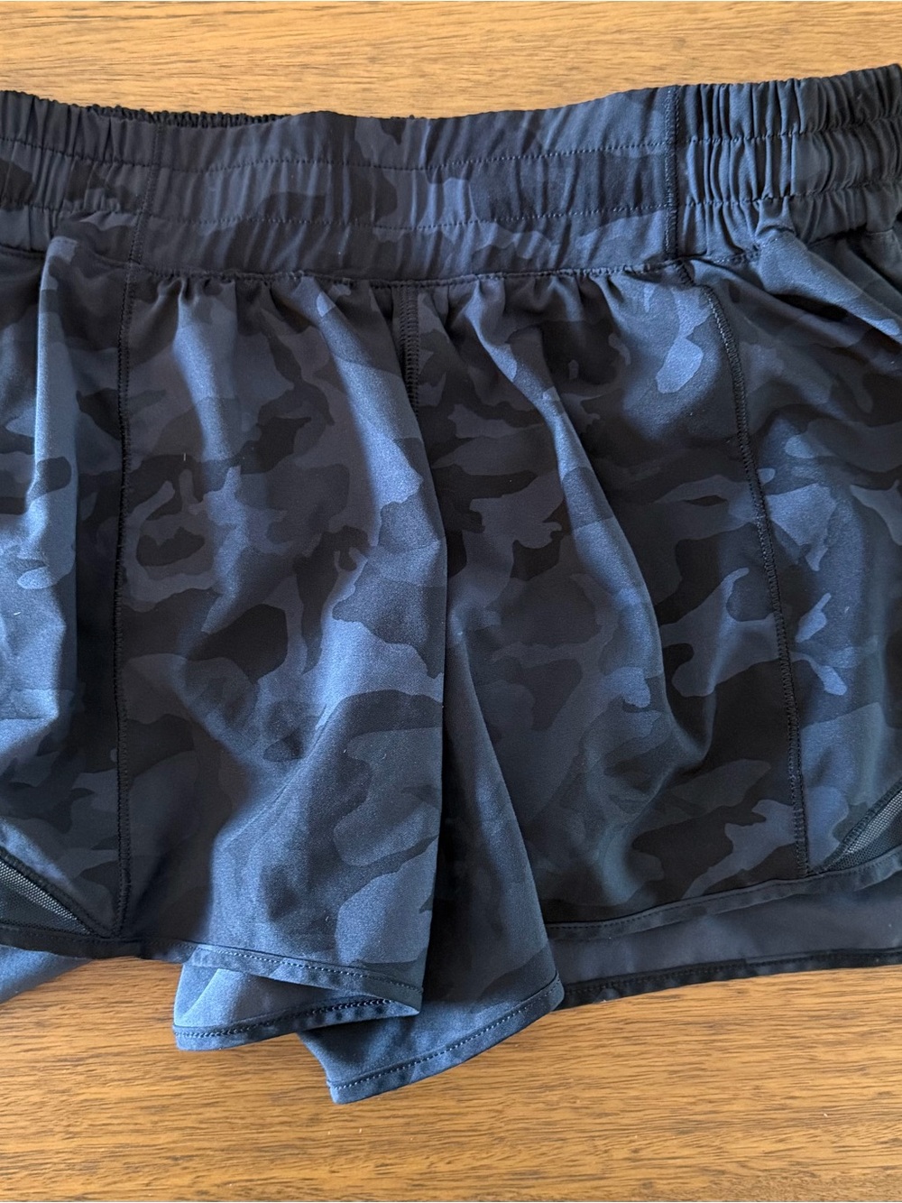 lululemon athletica Women's Black Camo Hotty Hot 2.5inch Shorts